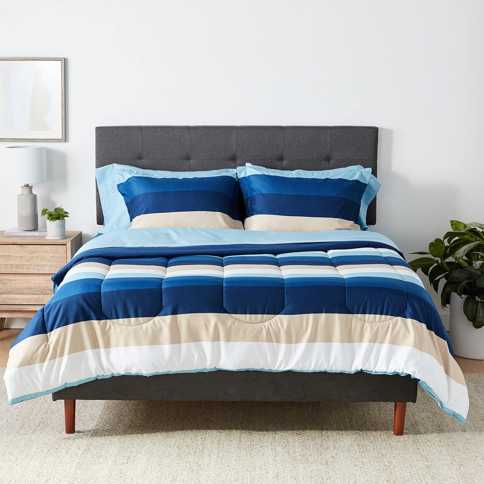Amazon Basics Full/Queen Comforter Set with S...