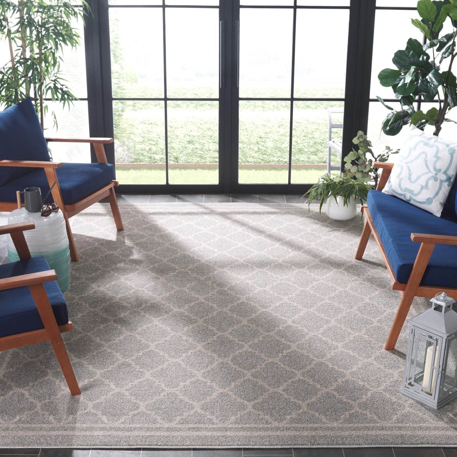 SAFAVIEH Amherst Collection X-Large Area Rug ...