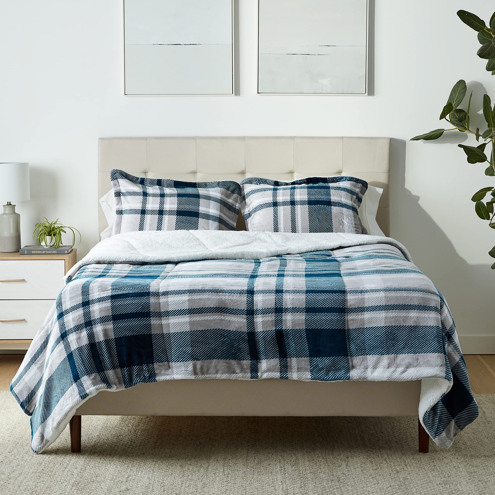 Amazon Basics 3-Piece Ultra-Soft Micromink Sh...